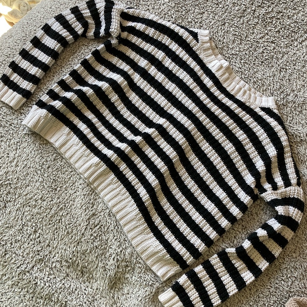 Oversized XS Striped Sweater, Knitted, Comfortable